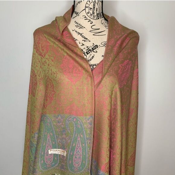 Only 1 Left! Beautiful Multi Colored Pashmina - Picture 5 of 5